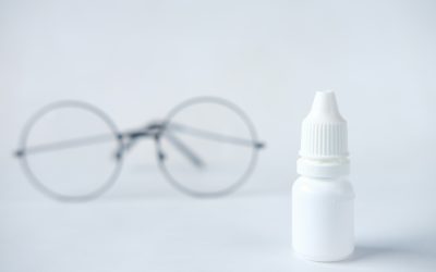 Yeux secs : comprendre les causes, reconnaître les symptômes et trouver des solutions
